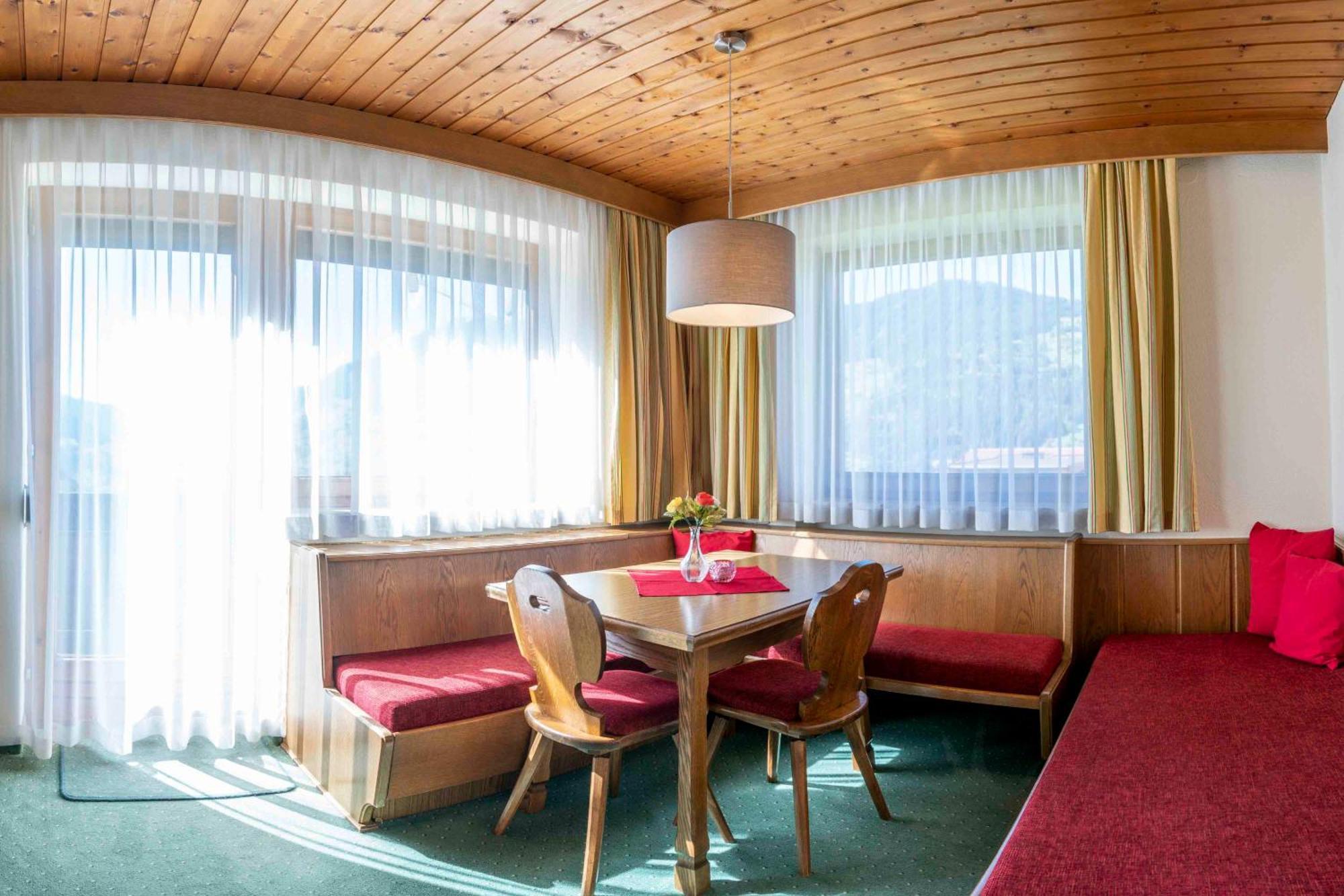 Ferienwohnungen Monja Und Dietmar Thoeni Арцль-ім-Пітцталь Екстер'єр фото